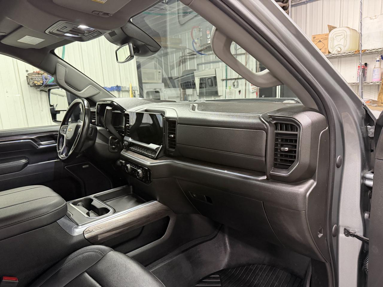 Chevrolet Silverado 2500HD 4WD Crew Cab 159" LTZ 2024