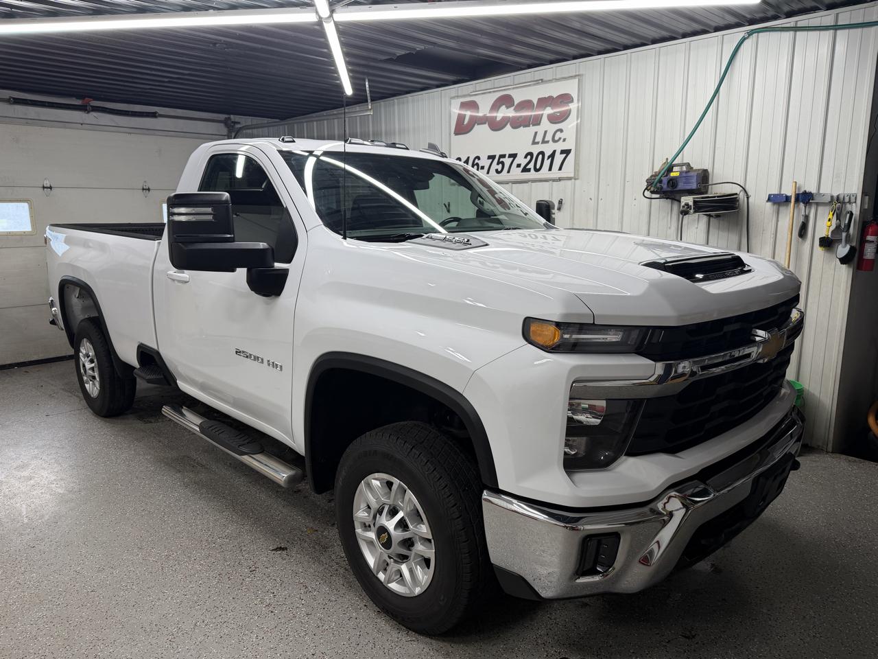Chevrolet Silverado 2500HD 4WD Reg Cab 142" LT 2024