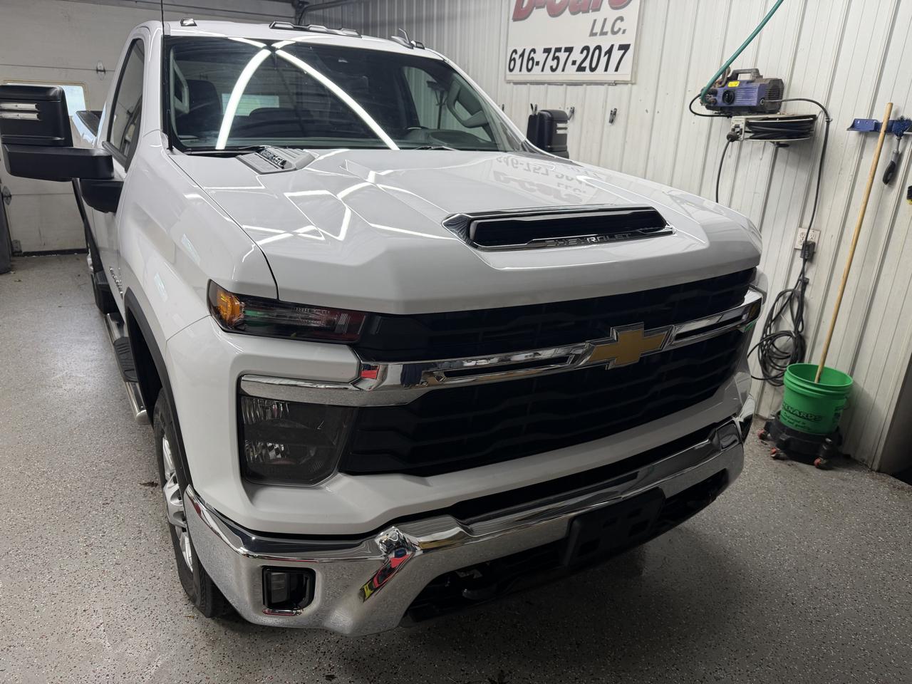 Chevrolet Silverado 2500HD 4WD Reg Cab 142" LT 2024