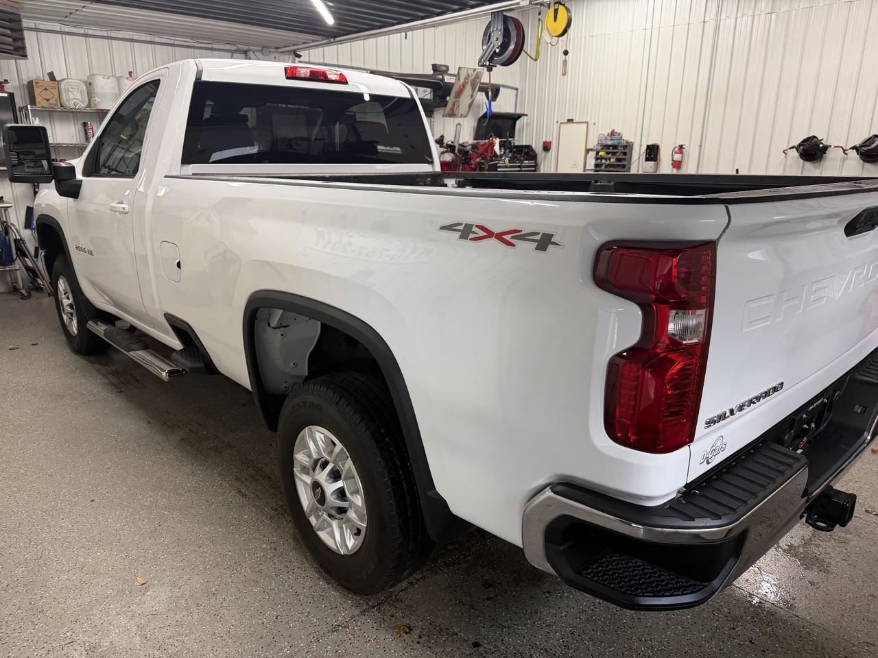 Chevrolet Silverado 2500HD 4WD Reg Cab 142" LT 2024