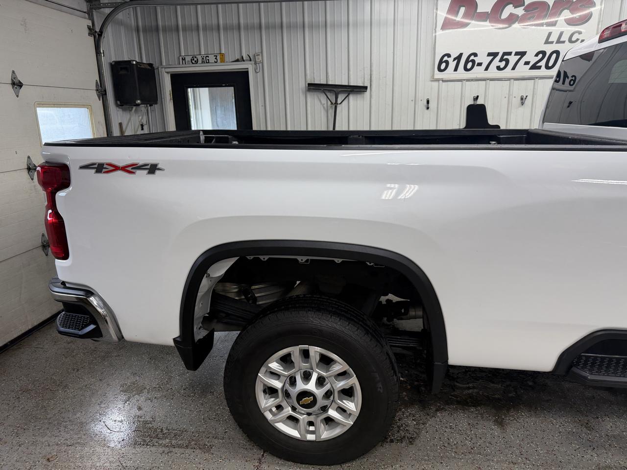 Chevrolet Silverado 2500HD 4WD Reg Cab 142" LT 2024