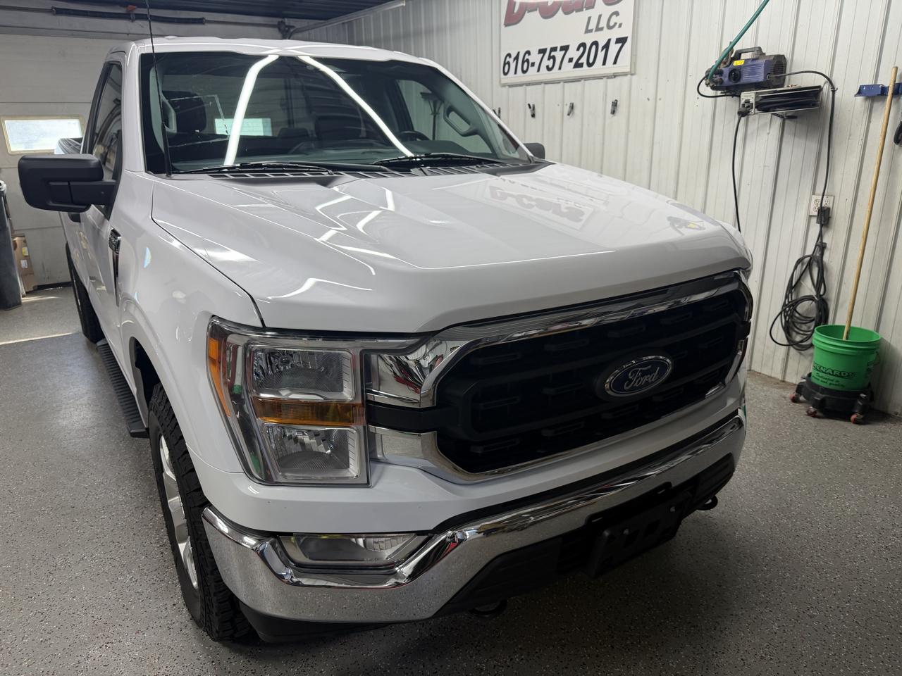 Ford F-150 4WD Reg Cab 145" XLT 2021