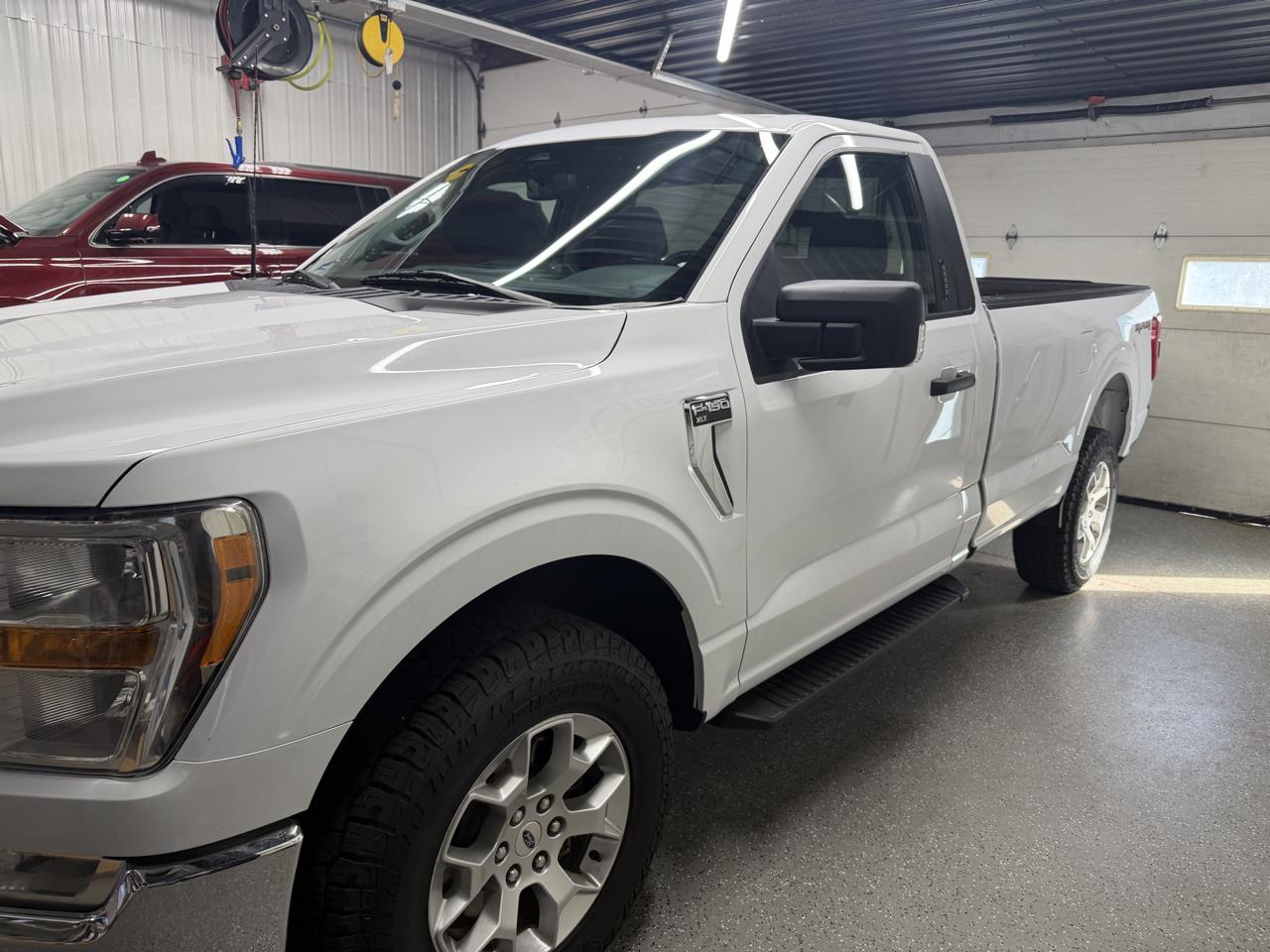Ford F-150 4WD Reg Cab 145" XLT 2021