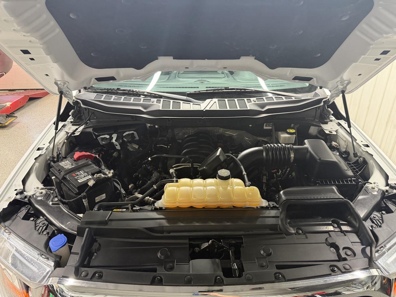 Ford F-150 4WD Reg Cab 145" XLT 2021