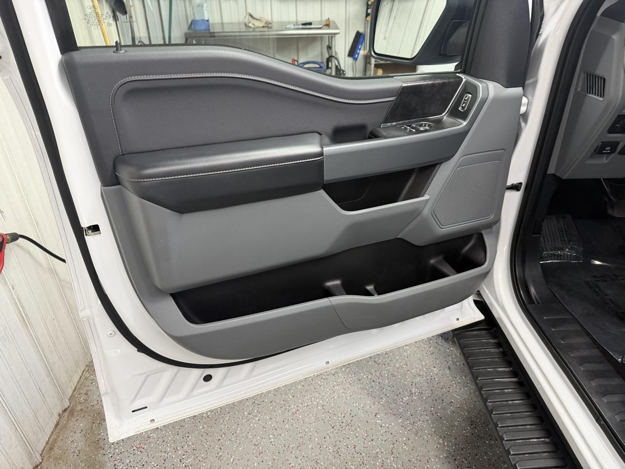 Ford F-150 4WD Reg Cab 145" XLT 2021