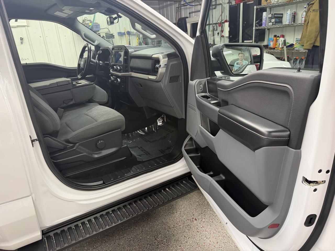 Ford F-150 4WD Reg Cab 145" XLT 2021
