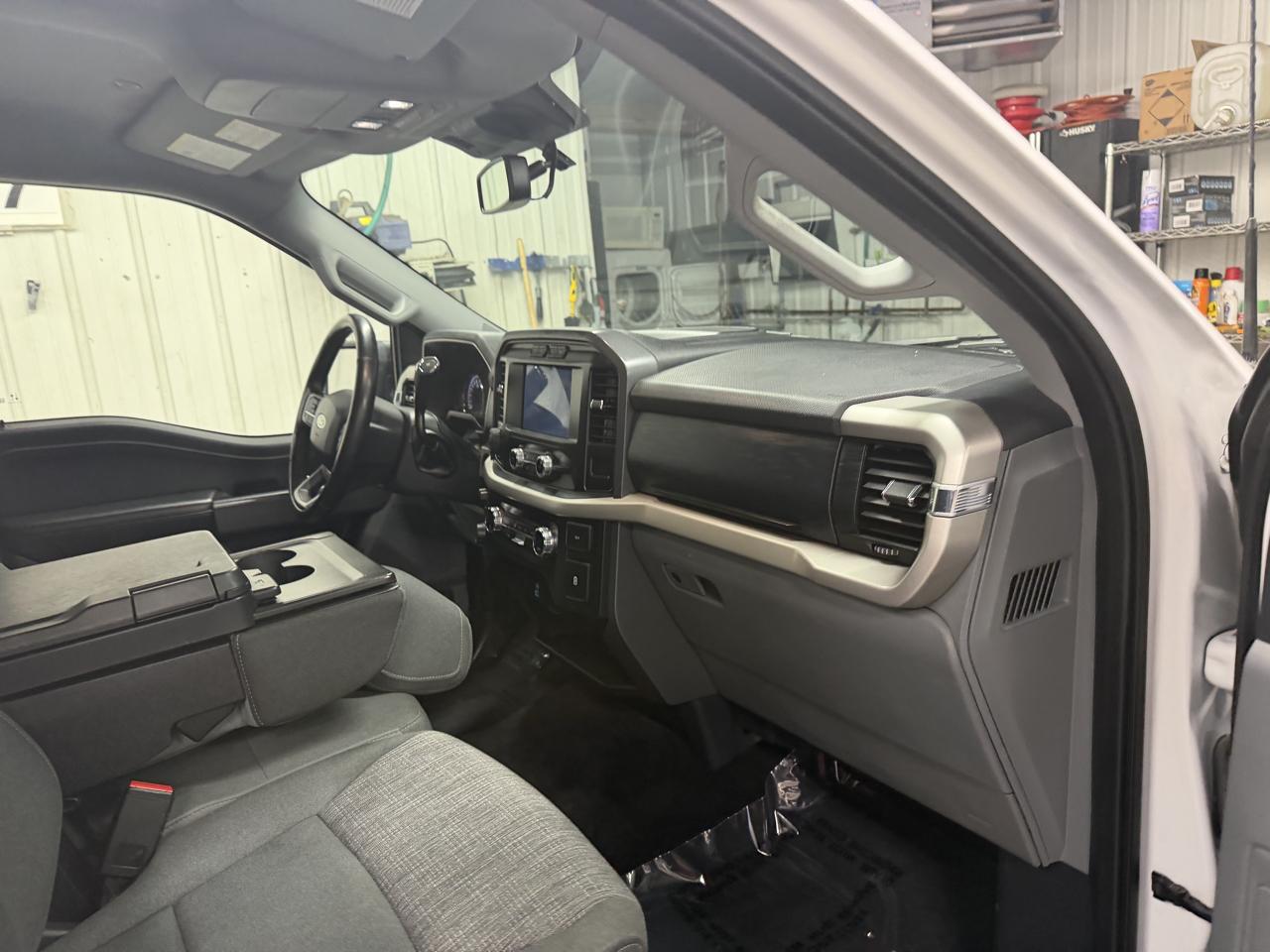 Ford F-150 4WD Reg Cab 145" XLT 2021