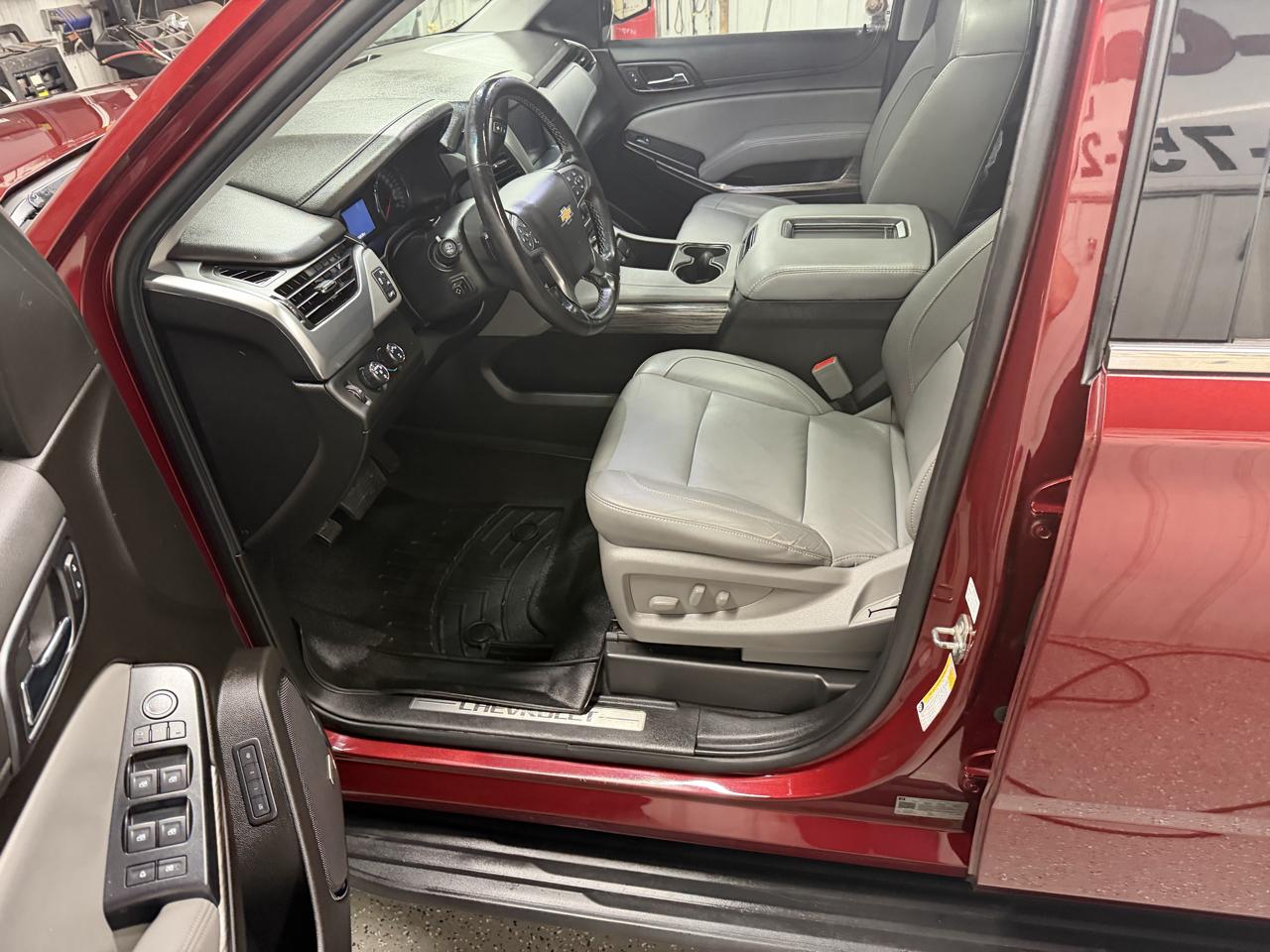 Chevrolet Suburban LT 4WD 2019