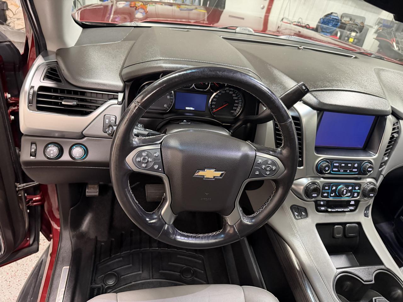 Chevrolet Suburban LT 4WD 2019
