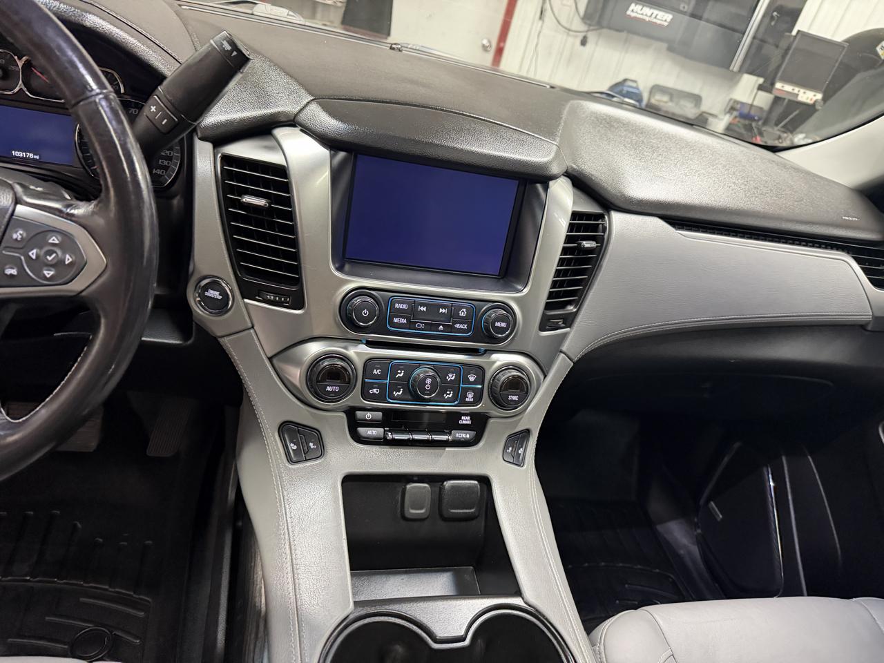 Chevrolet Suburban LT 4WD 2019