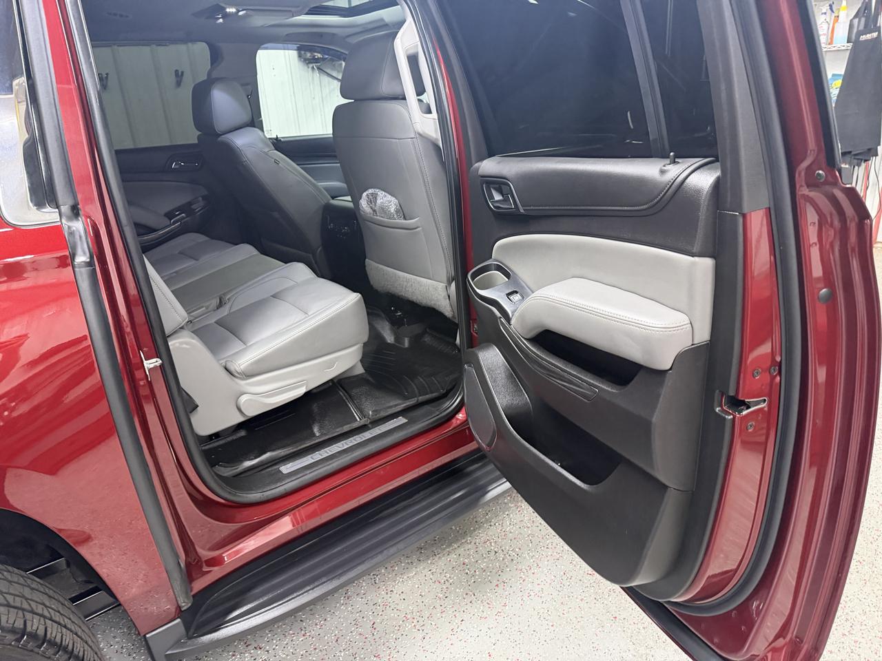 Chevrolet Suburban LT 4WD 2019