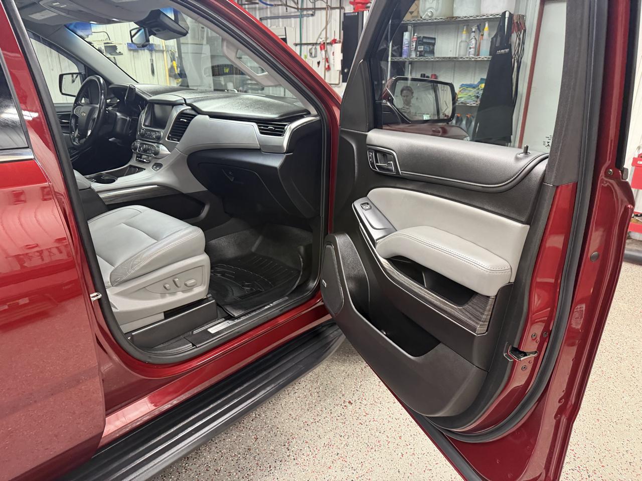 Chevrolet Suburban LT 4WD 2019