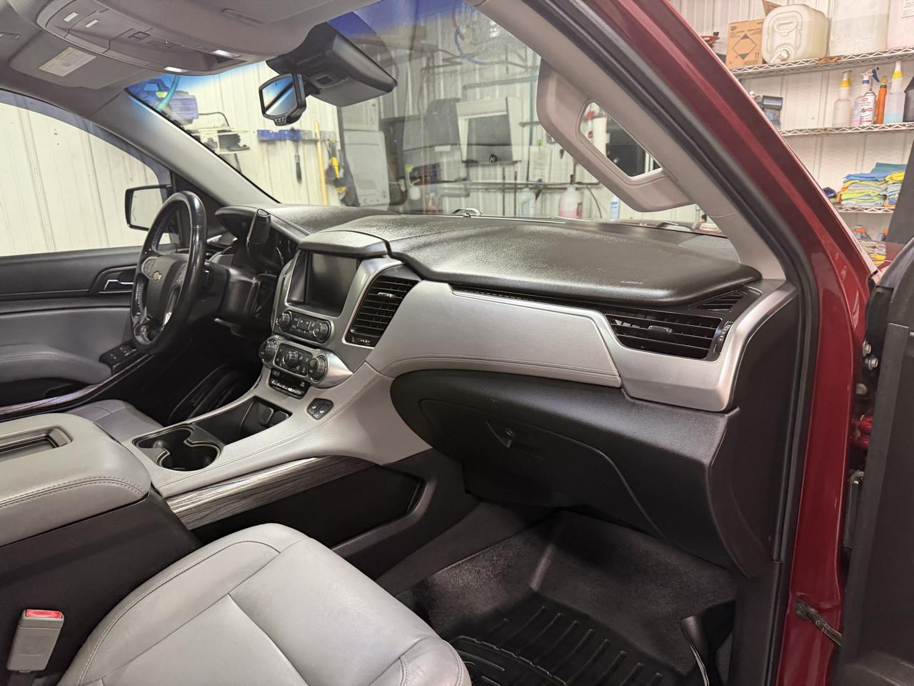 Chevrolet Suburban LT 4WD 2019