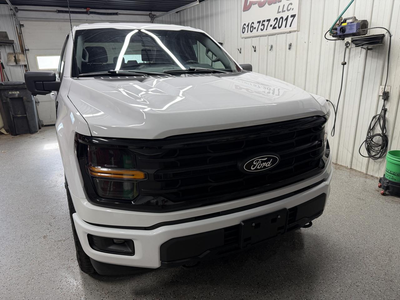 Ford F-150 4WD SuperCrew 145" XLT 2024