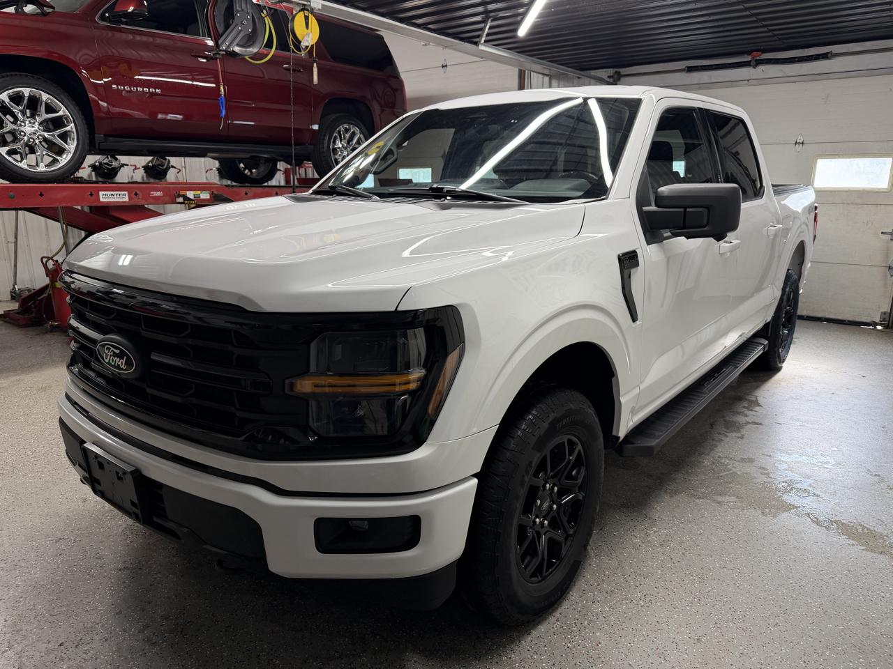 Ford F-150 4WD SuperCrew 145" XLT 2024
