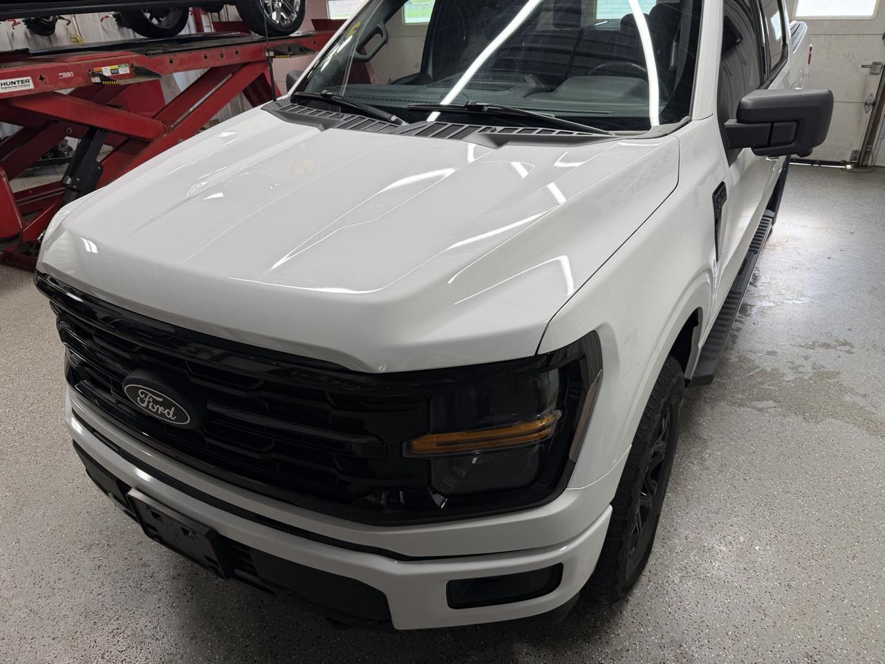 Ford F-150 4WD SuperCrew 145" XLT 2024