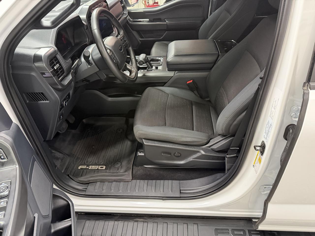 Ford F-150 4WD SuperCrew 145" XLT 2024