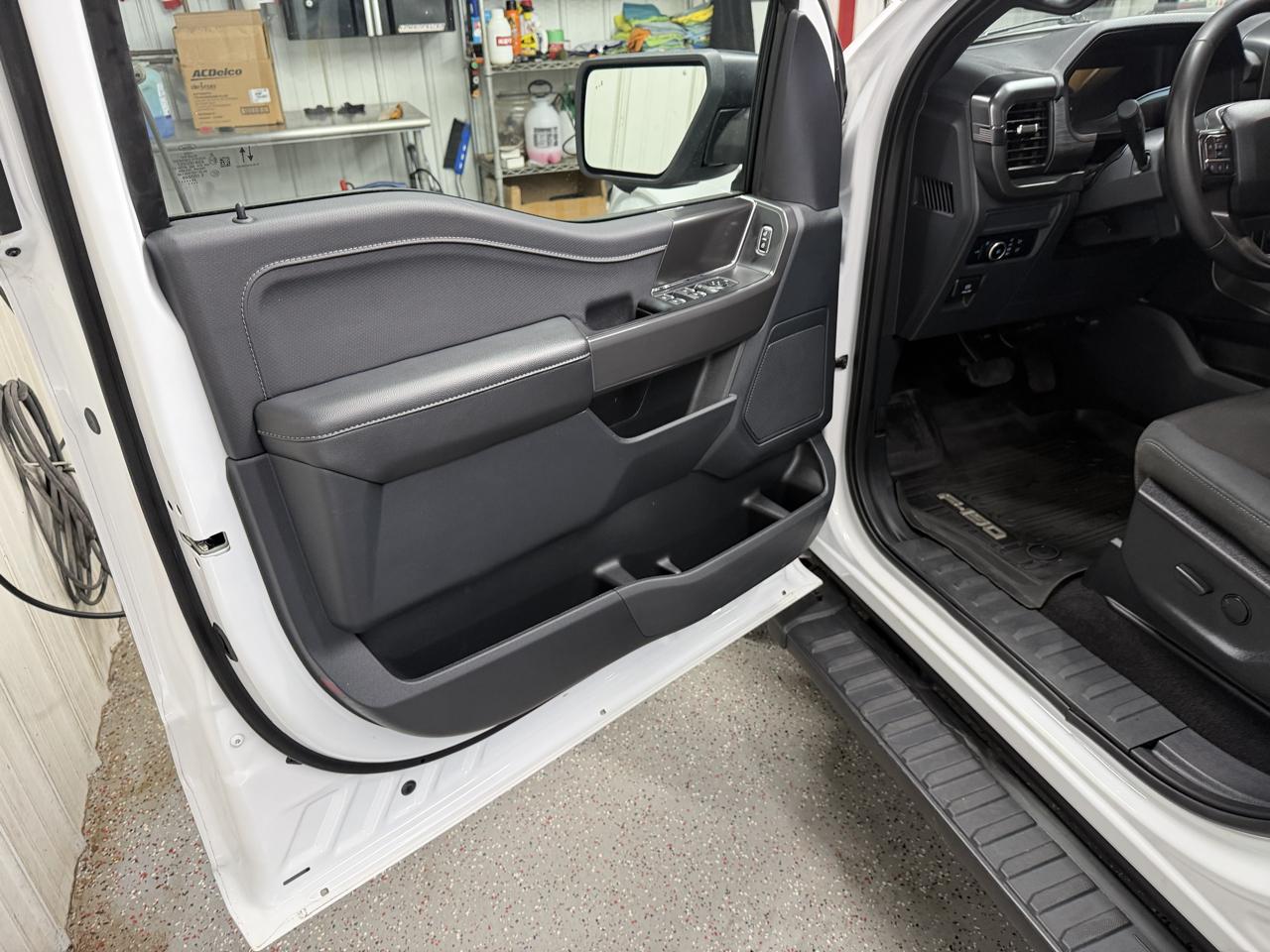 Ford F-150 4WD SuperCrew 145" XLT 2024