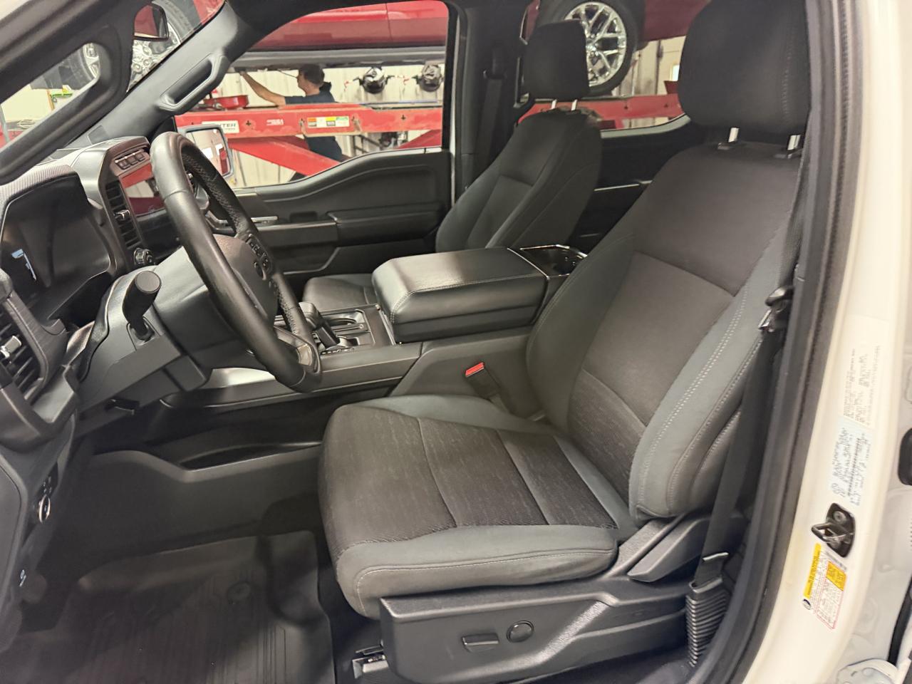 Ford F-150 4WD SuperCrew 145" XLT 2024