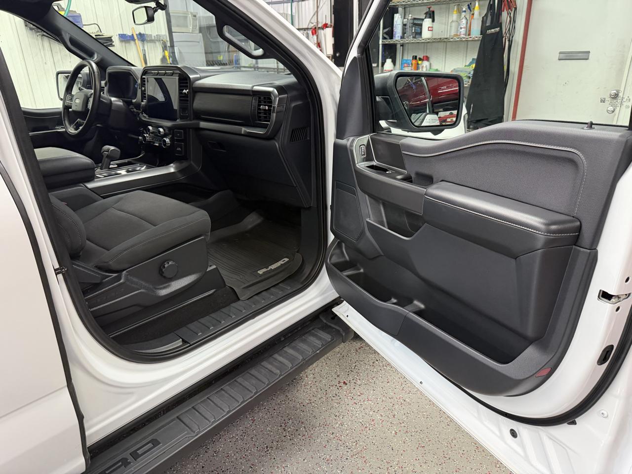 Ford F-150 4WD SuperCrew 145" XLT 2024