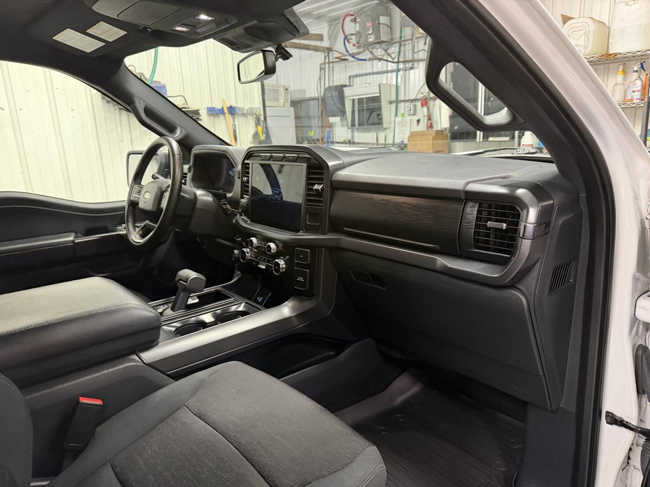 Ford F-150 4WD SuperCrew 145" XLT 2024