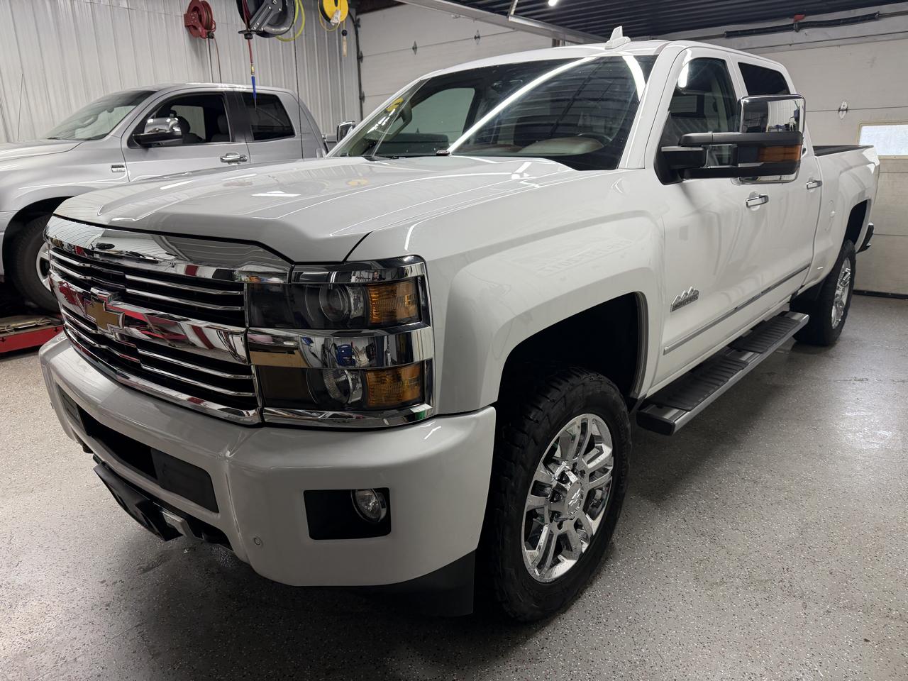 Chevrolet Silverado 2500HD 4WD Crew Cab 159" High Country 2016