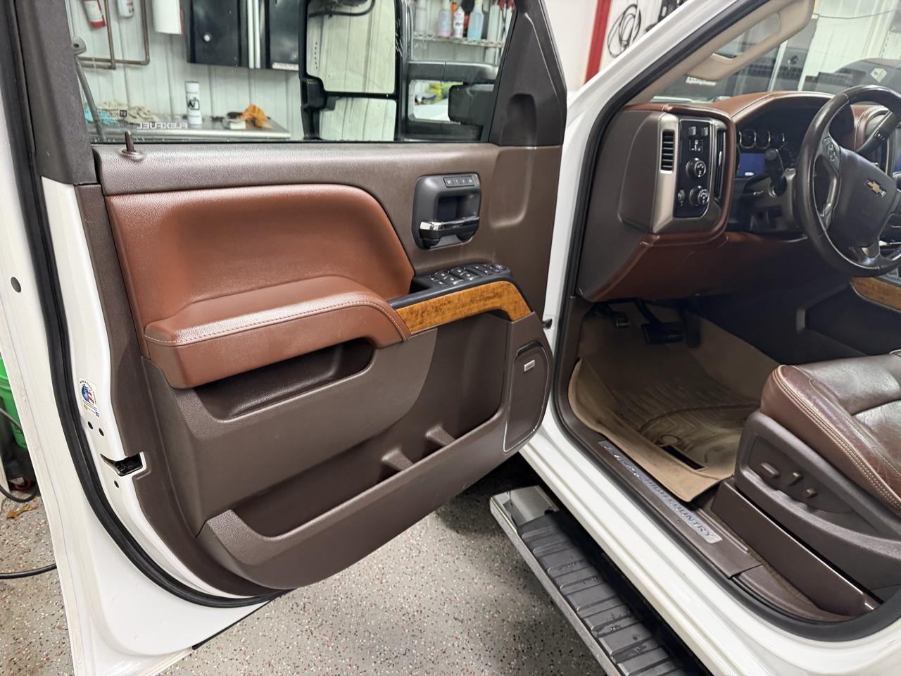 Chevrolet Silverado 2500HD 4WD Crew Cab 159" High Country 2016