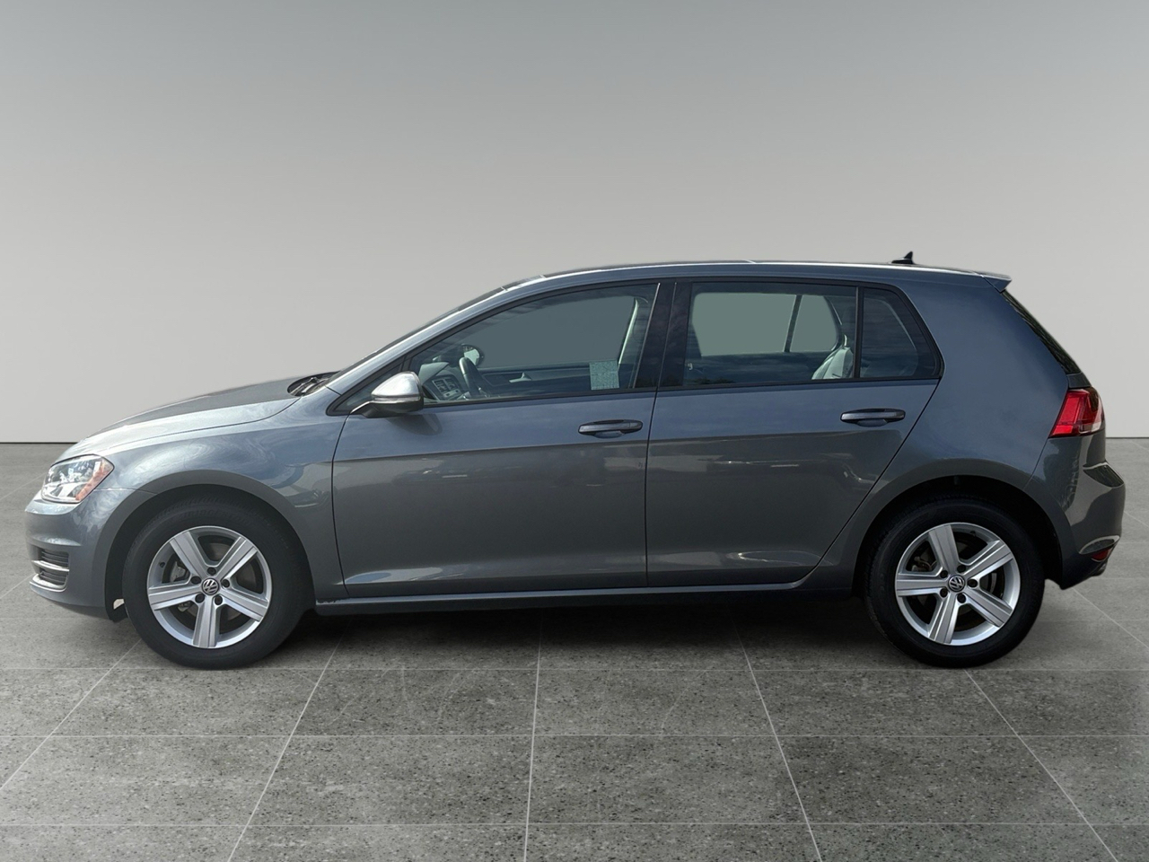 2017 Volkswagen Golf TSI Wolfsburg Edition photo 3