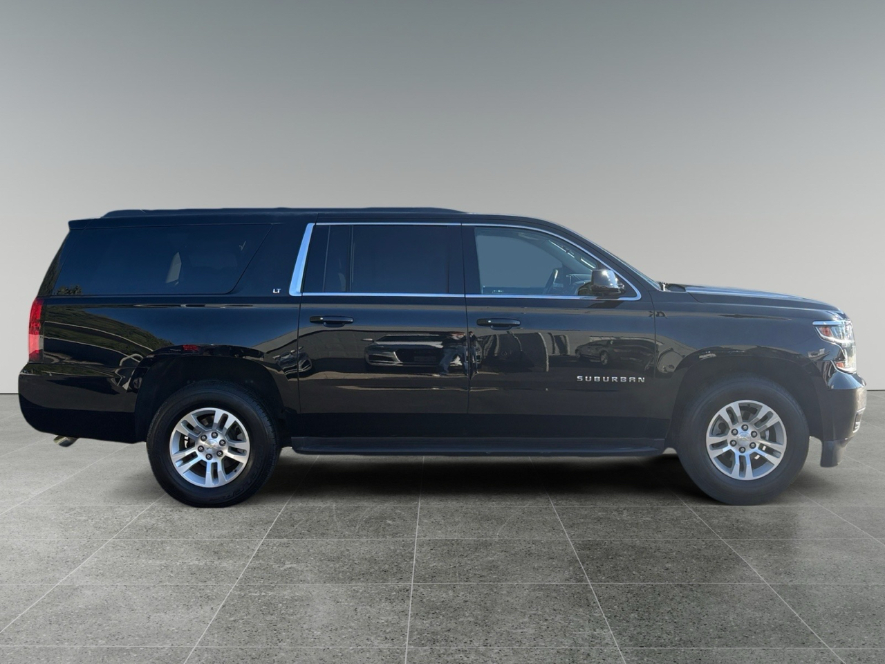Chevrolet Suburban LT 4WD 2018