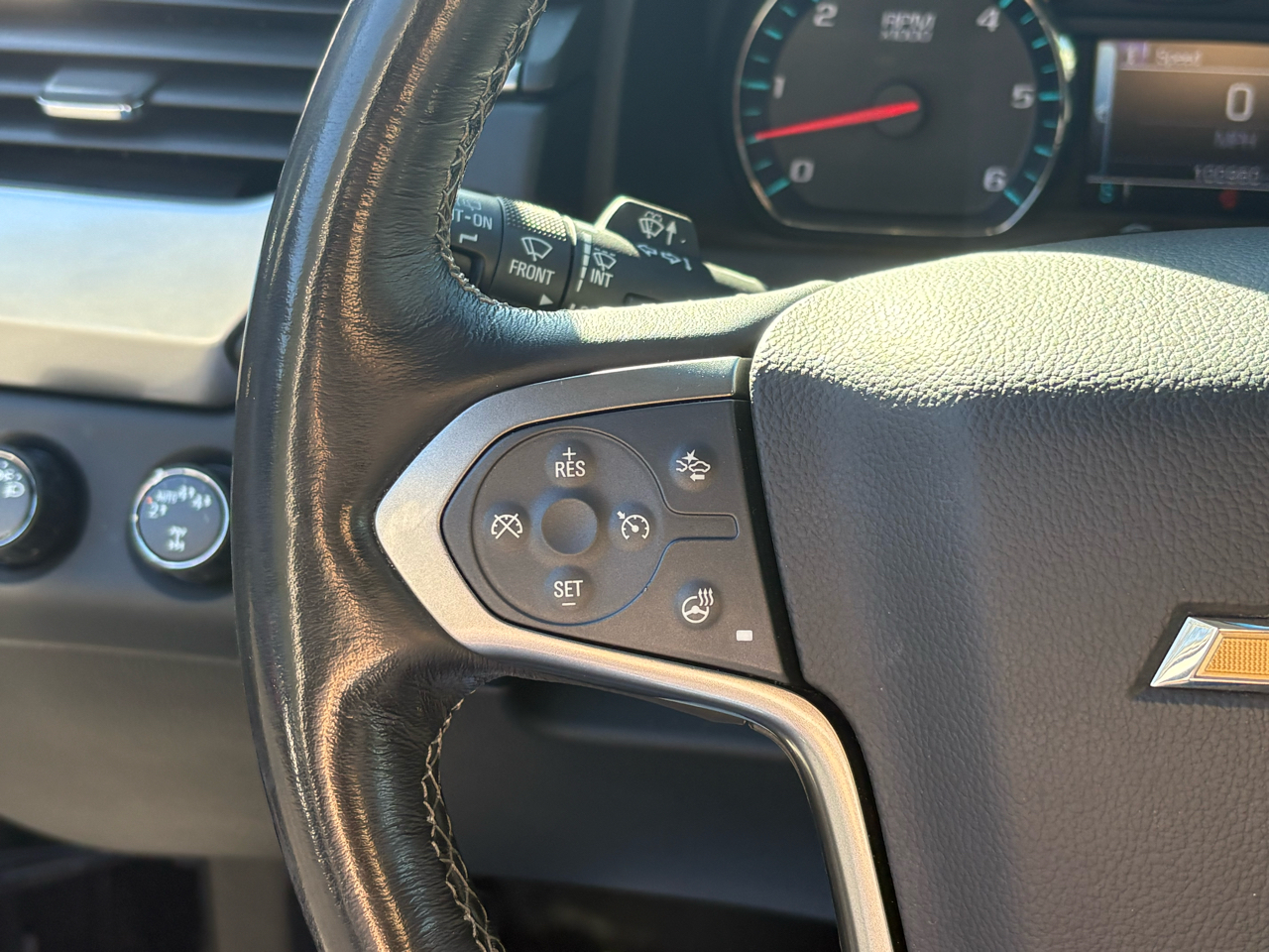 Chevrolet Suburban LT 4WD 2018