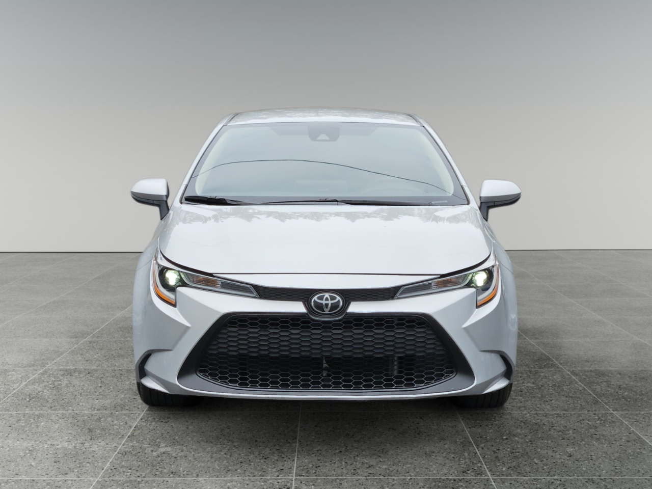 2021 Toyota Corolla LE photo 2
