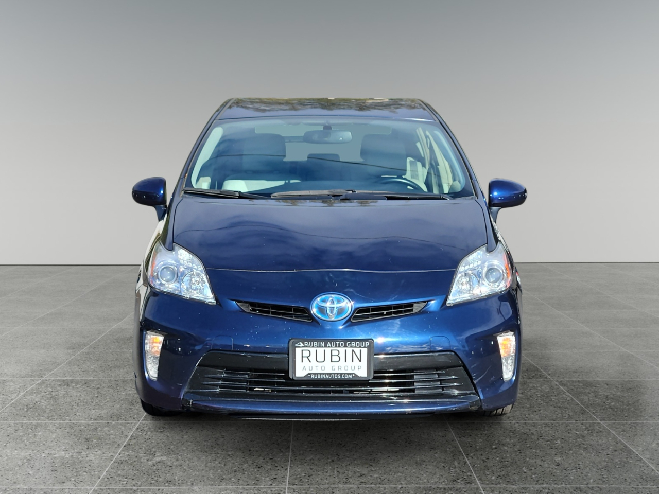 2015 Toyota Prius Four photo 2