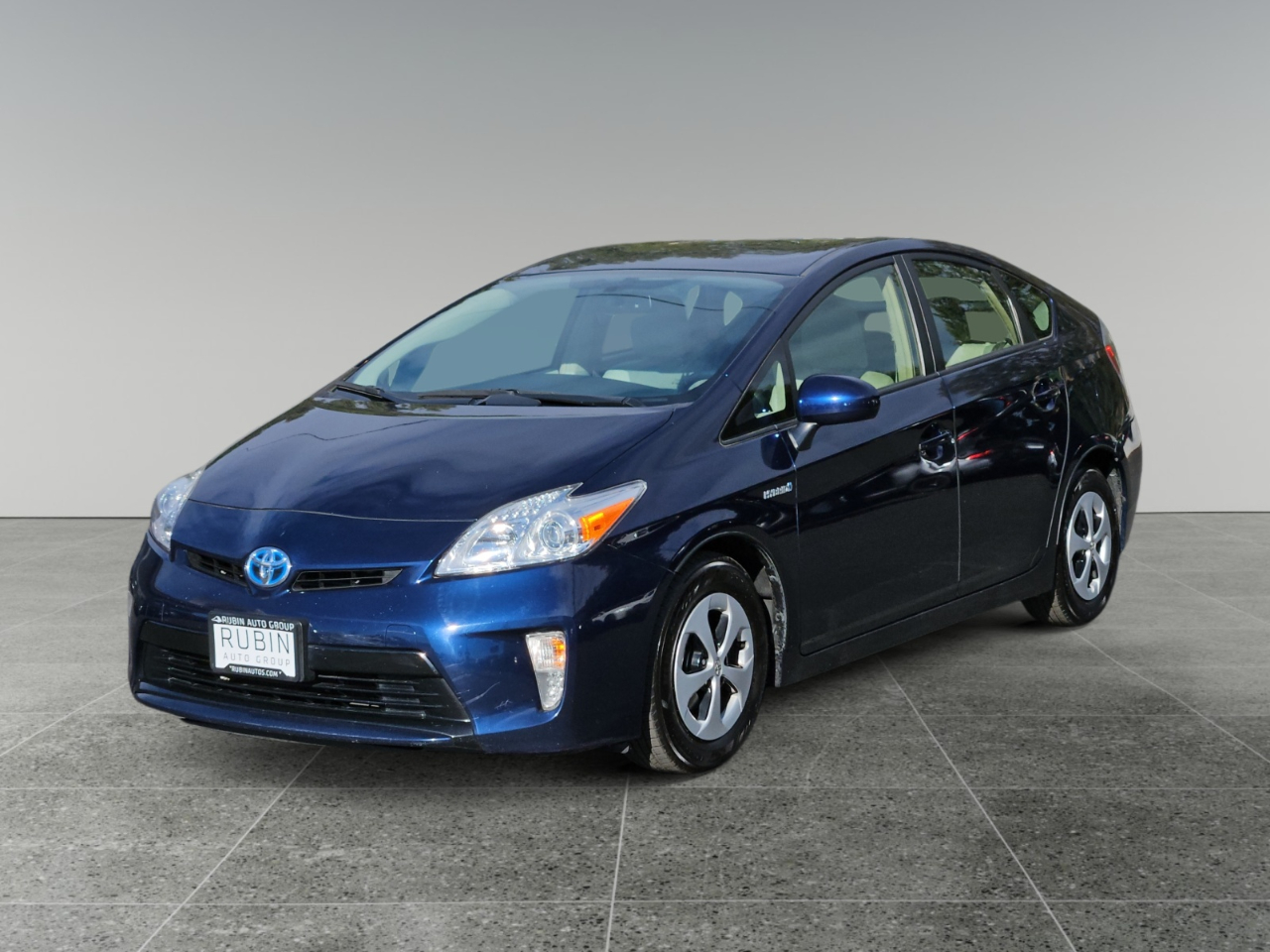 2015 Toyota Prius Four photo 3