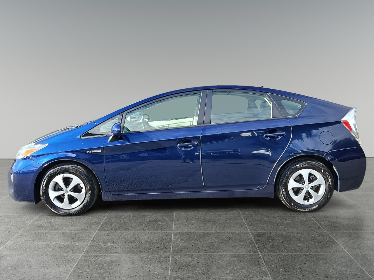 2015 Toyota Prius Four photo 4