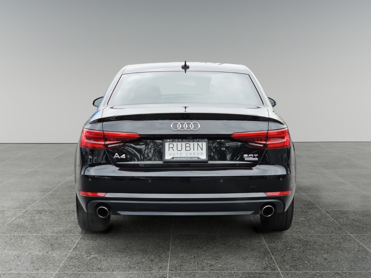 Audi A4 2.0T Premium quattro Sedan 2017