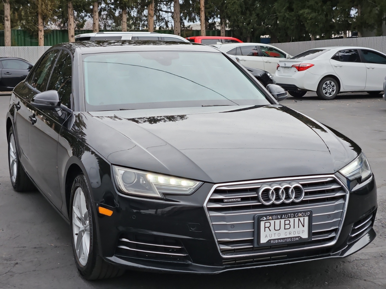 Audi A4 2.0T Premium quattro Sedan 2017