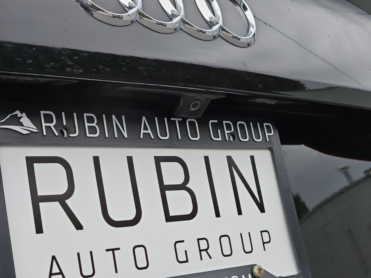 Audi A4 2.0T Premium quattro Sedan 2017