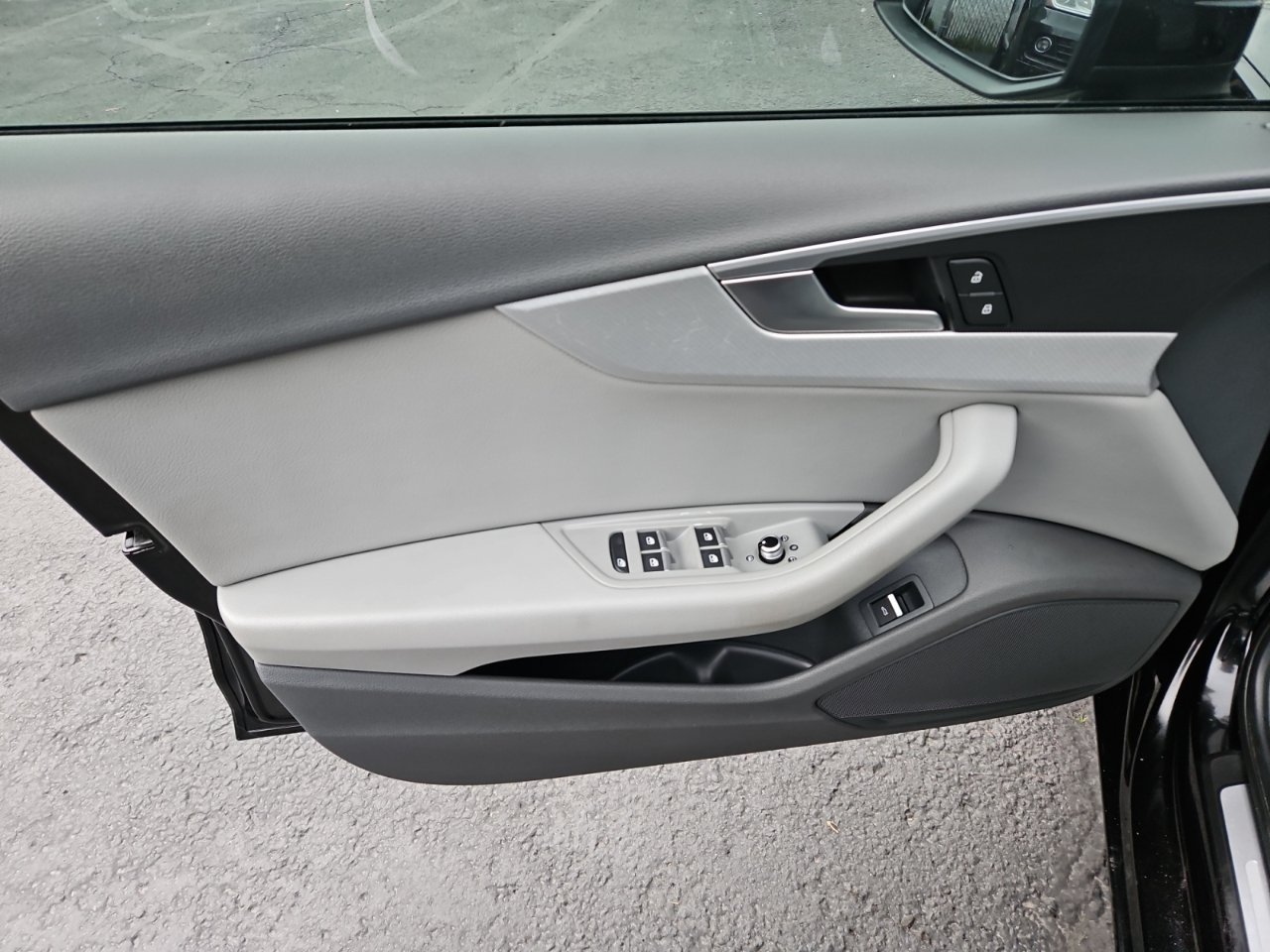 Audi A4 2.0T Premium quattro Sedan 2017