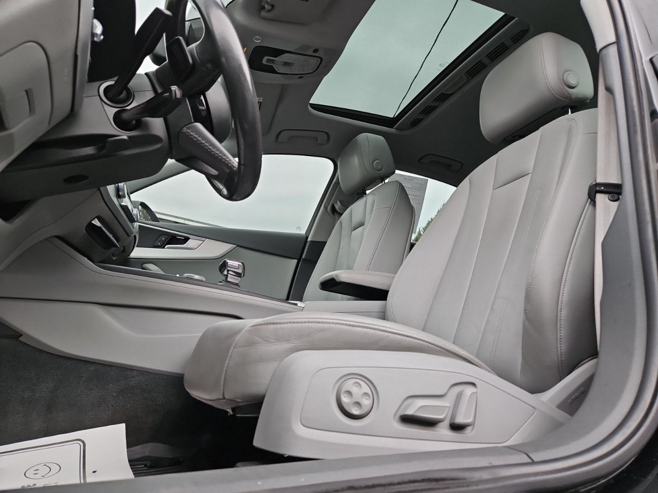 Audi A4 2.0T Premium quattro Sedan 2017