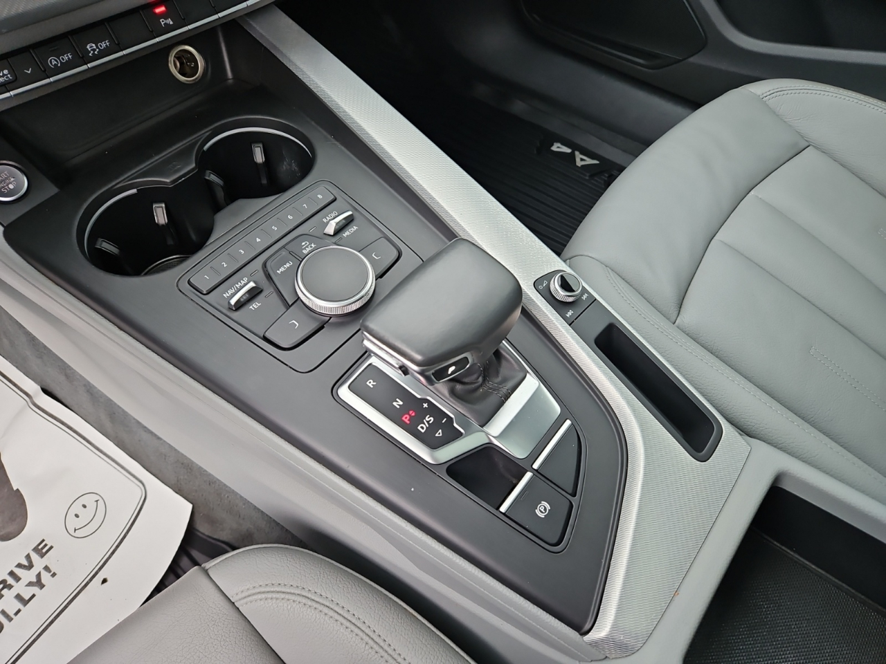 Audi A4 2.0T Premium quattro Sedan 2017