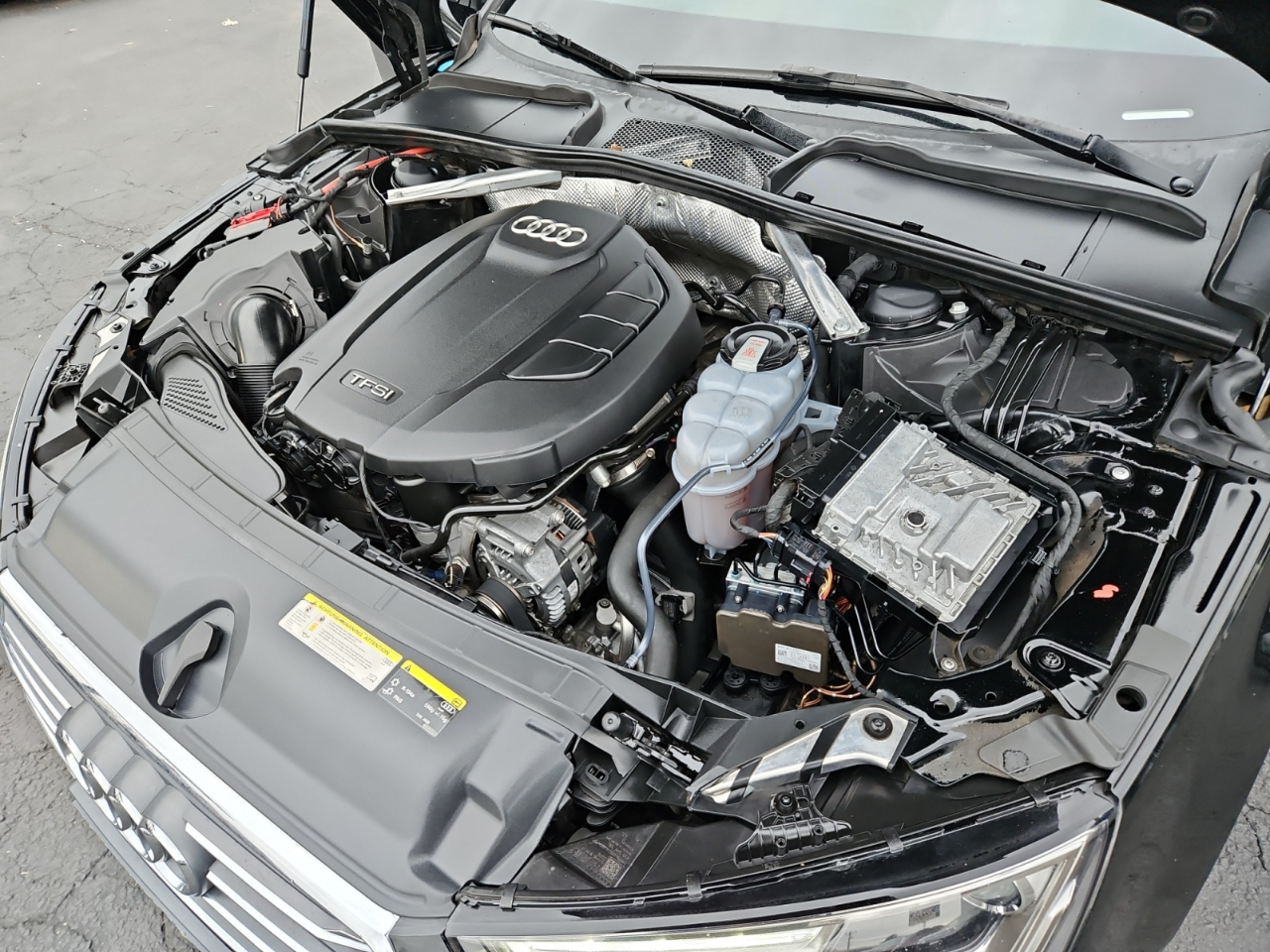 Audi A4 2.0T Premium quattro Sedan 2017