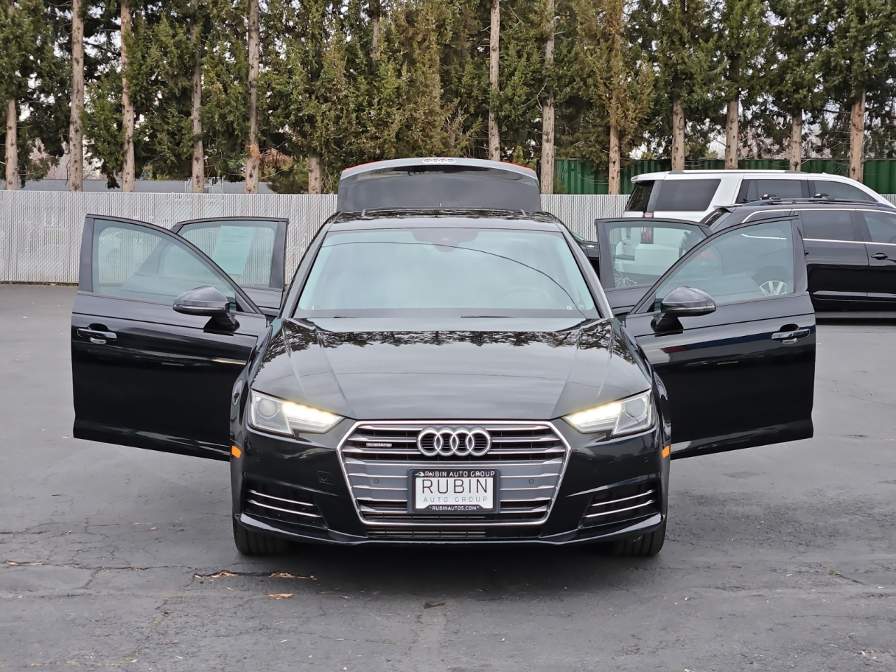 Audi A4 2.0T Premium quattro Sedan 2017