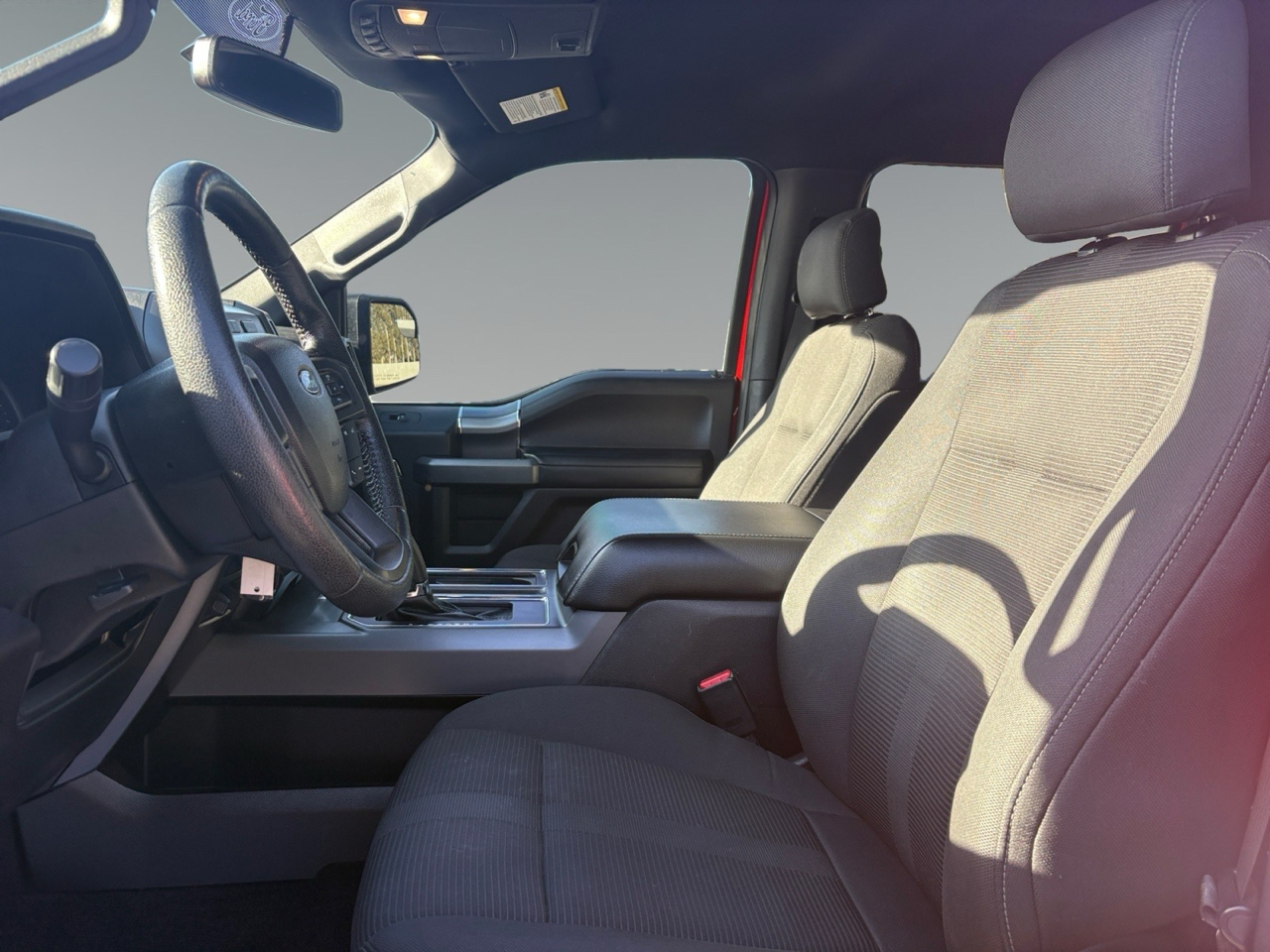 Ford F-150 4WD Reg Cab 141" XLT 2016