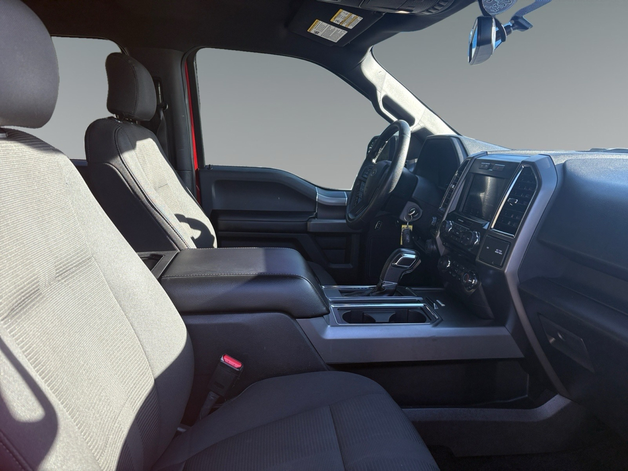 Ford F-150 4WD Reg Cab 141" XLT 2016