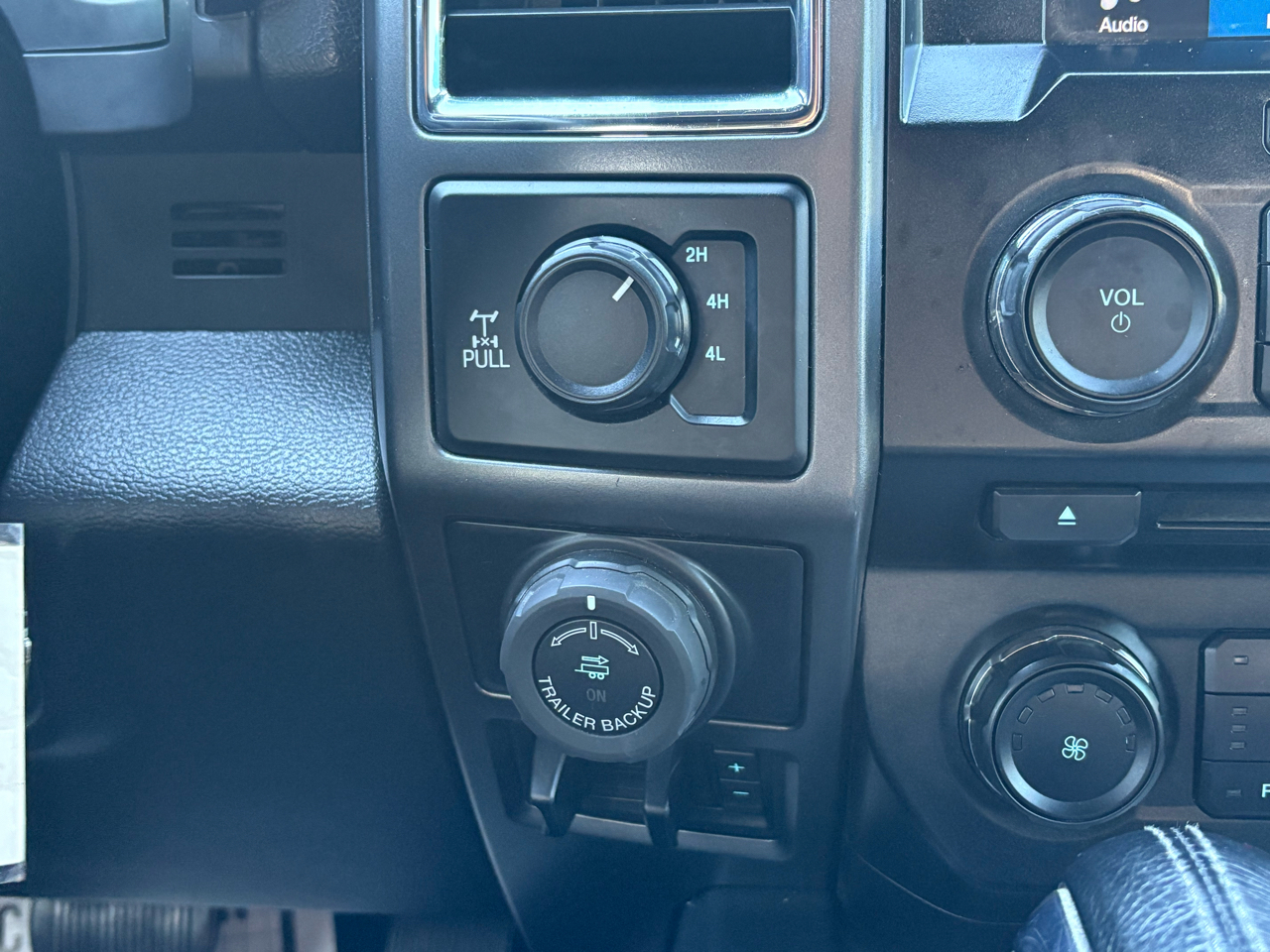 Ford F-150 4WD Reg Cab 141" XLT 2016