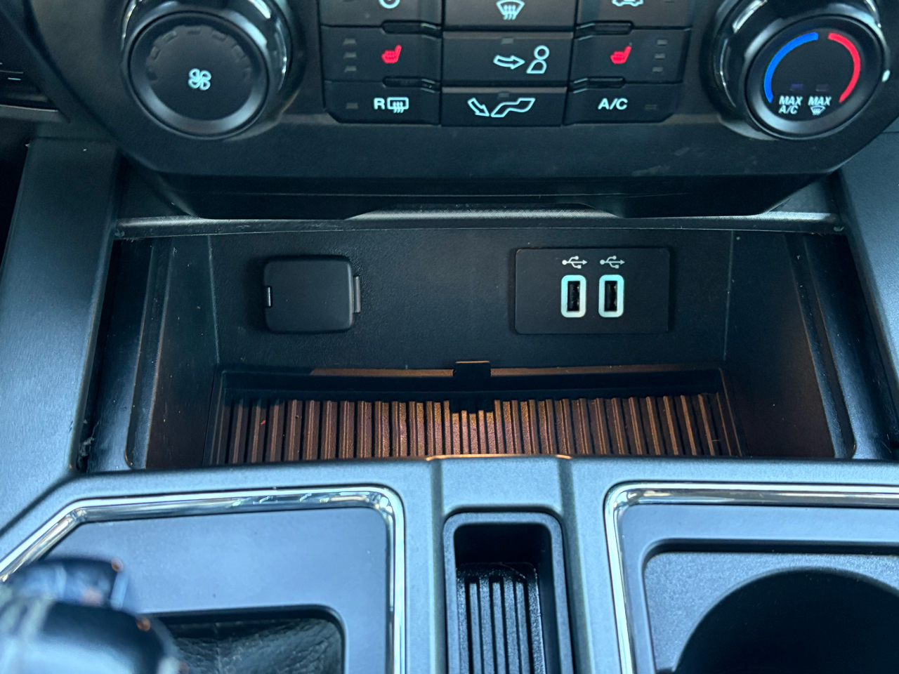 Ford F-150 4WD Reg Cab 141" XLT 2016