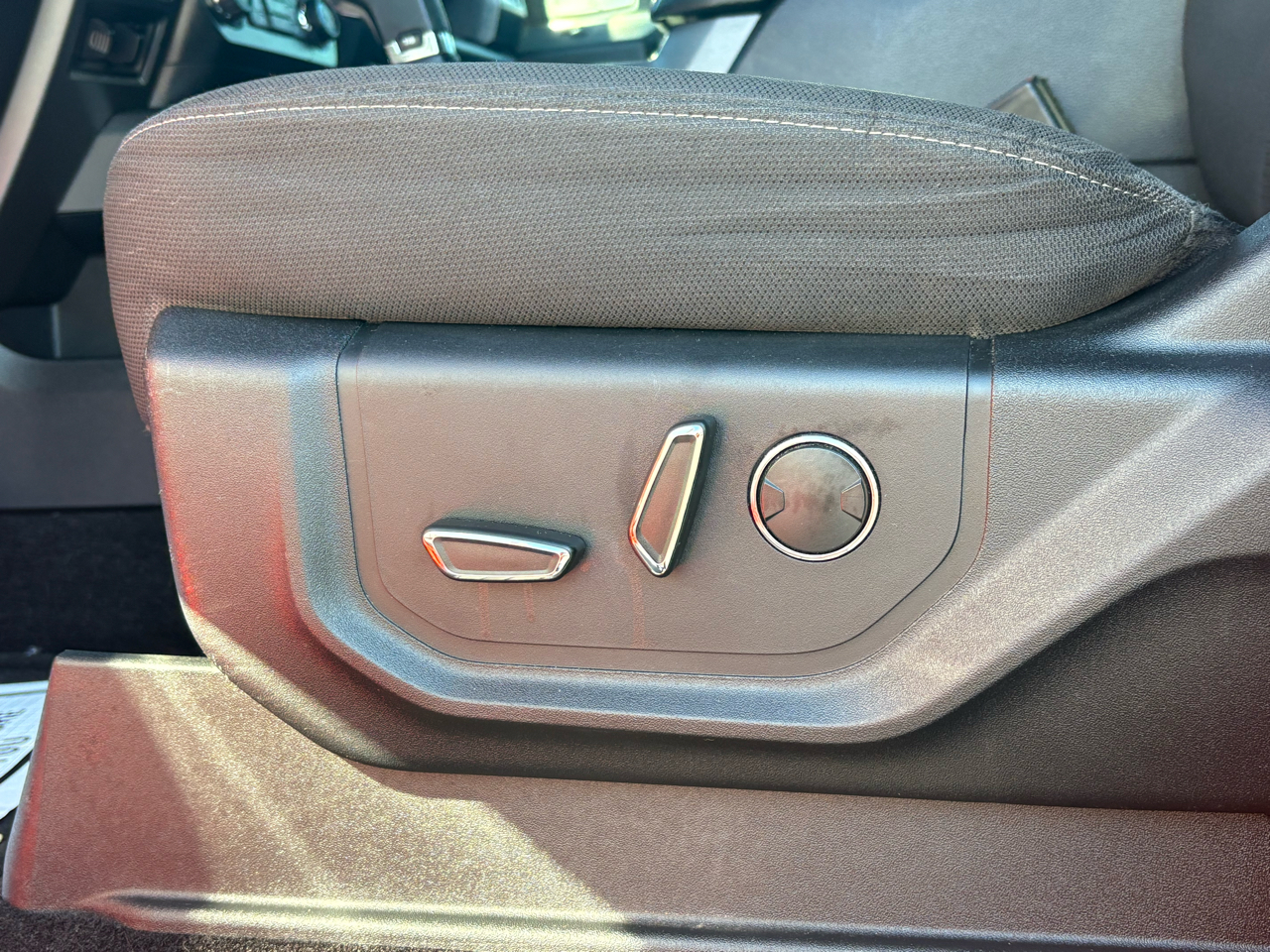 Ford F-150 4WD Reg Cab 141" XLT 2016