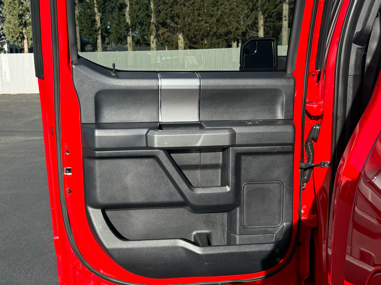 Ford F-150 4WD Reg Cab 141" XLT 2016