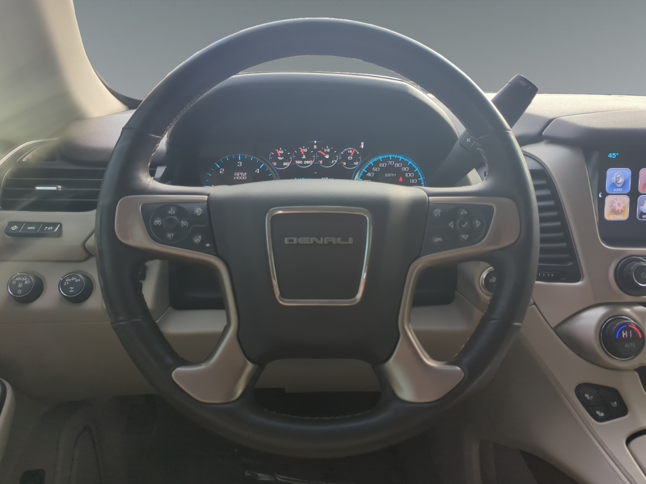 GMC Yukon Denali 4WD 2017