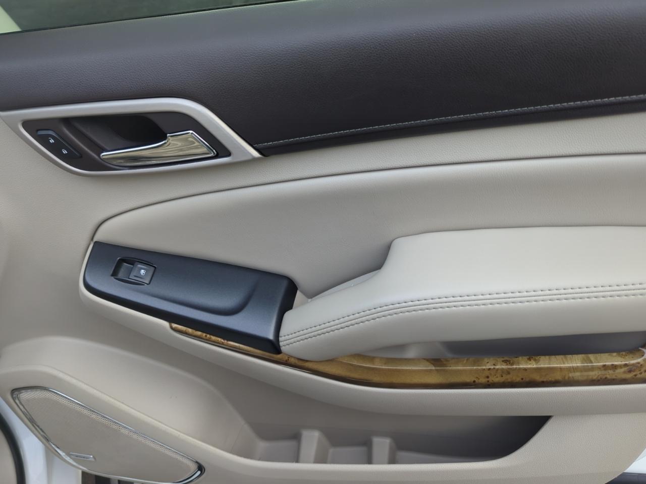 GMC Yukon Denali 4WD 2017